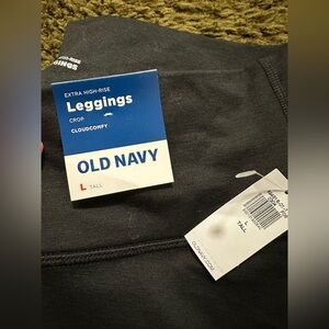 NWT Women’s Old Navy Cloudcomfy High-Rise Crop Leggings Black Large Tall